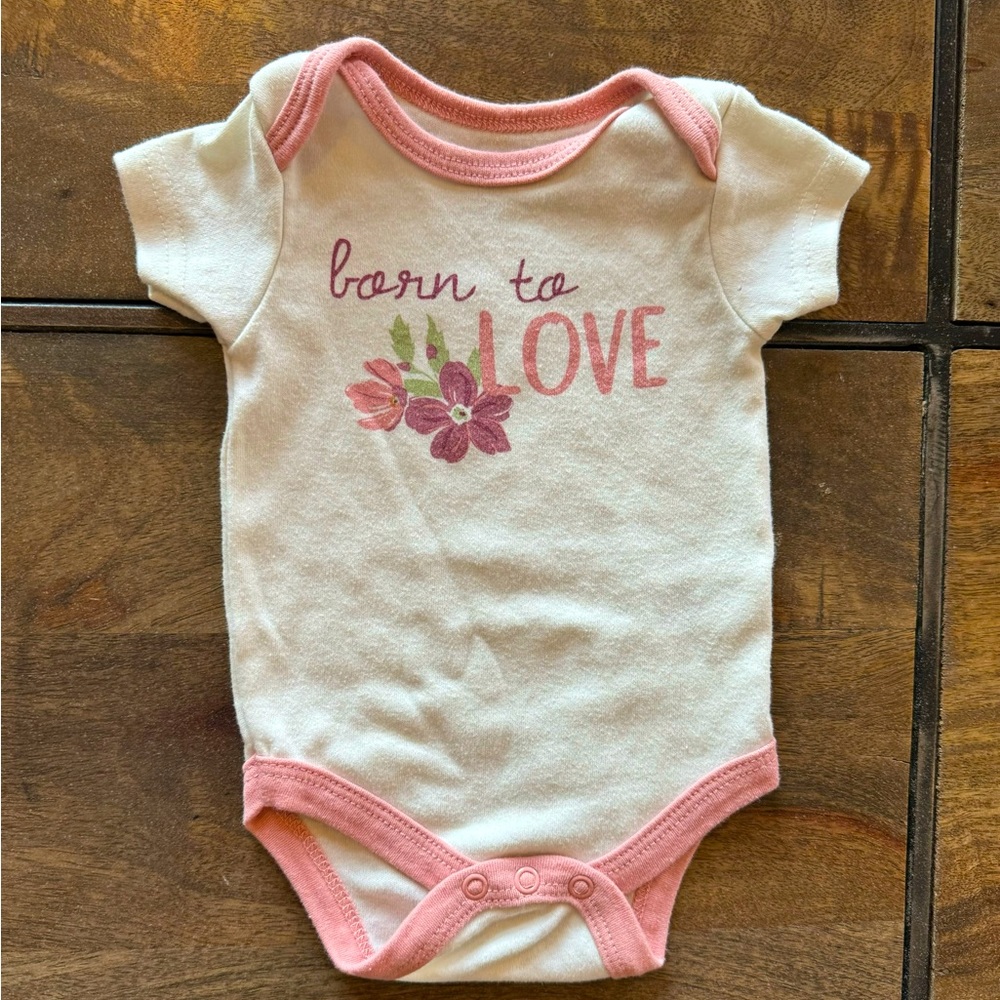 Le Top- Used Onsie 0-3 months